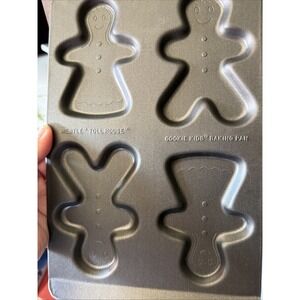 Nestle‎ Tollhouse Cookie Kids Baking Pan Gingerbread Boy and Girl